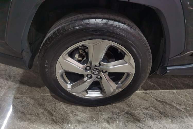 Used Toyota RAV4 2021 2.0L CVT Two-Wheel Drive Fashion PLUS Edition