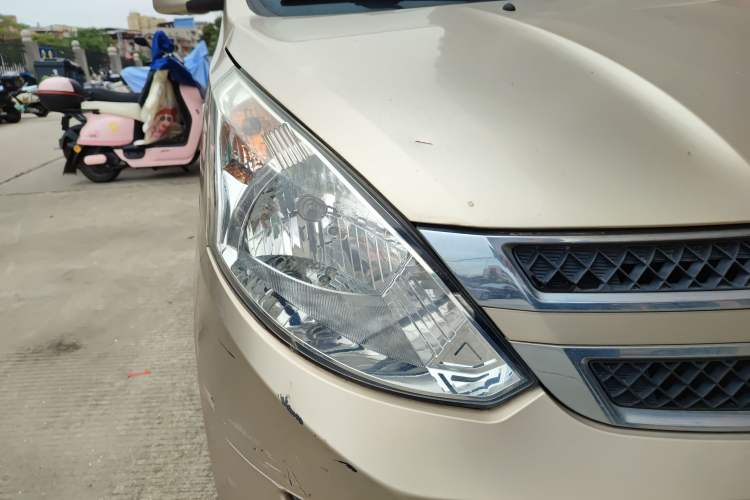 Used Wuling Rongguang V 2018 1.5L Standard Version
