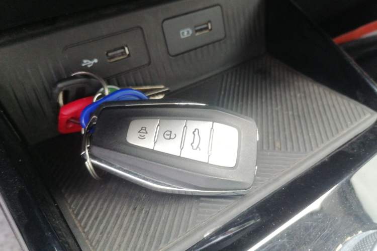 Used Geometry E Firefly 2024 301km Flowing Light
