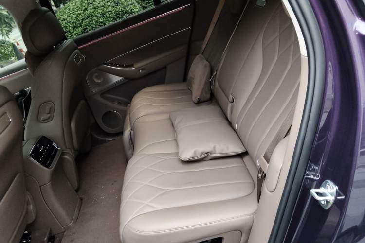 Used Hima AITO M8 2025 Model Pure Electric Max+ Five-Seat Long-Range Version Left Rear Seat