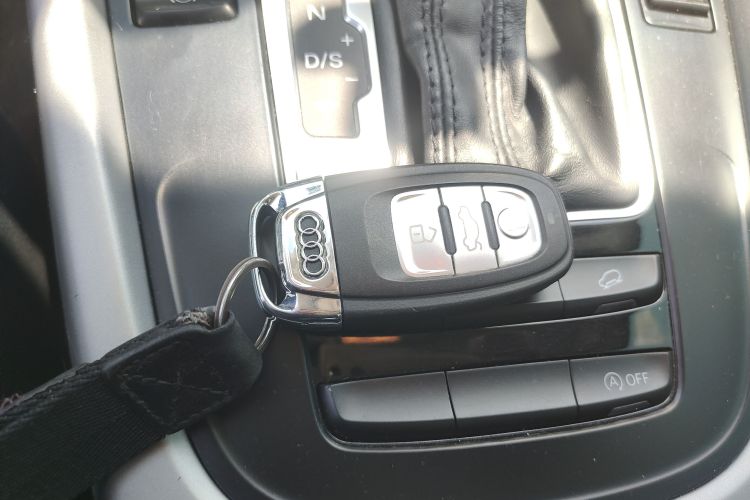 Used Audi Q5 2015 40 TFSI Trendy Edition Vehicle Key