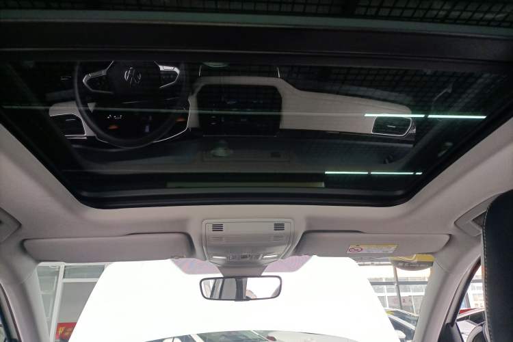 Used Volkswagen Tharu 2025 New Sharp 1.5L Ambitious Edition Headliner