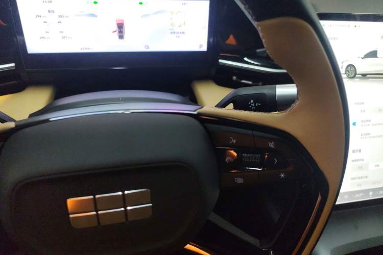 Used Geely Galaxy L6 2024 125km PLUS Dragon Edition Gear Lever