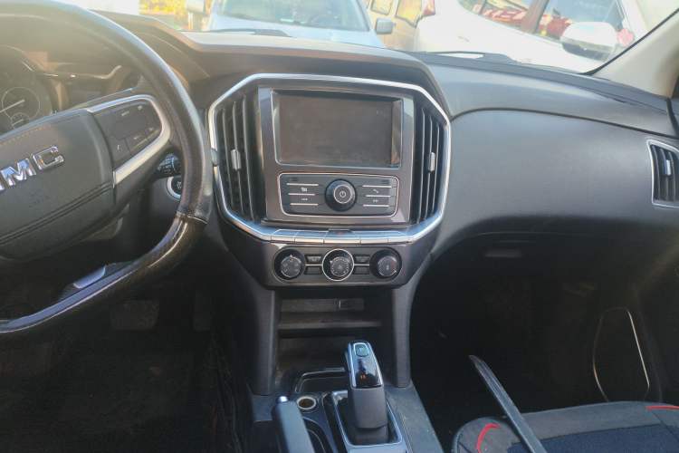 Used JMC Yuhu 7 2020 2.0T Diesel Automatic 4x4 Comfort Edition Long Wheelbase China VI Emission Standard JX4D20A6L