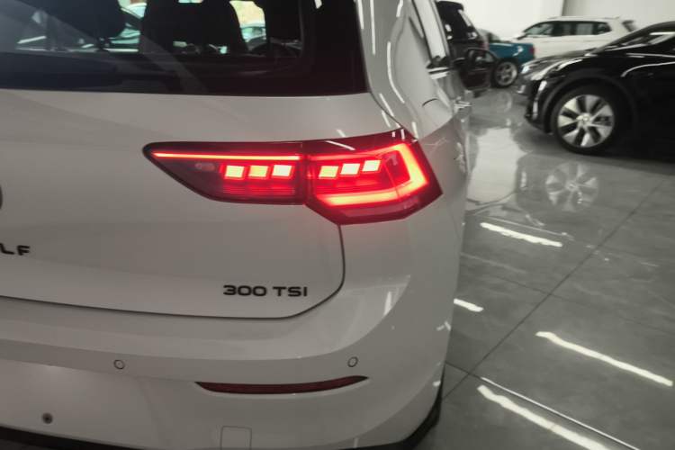Used Volkswagen Golf 2025 300TSI R-Line