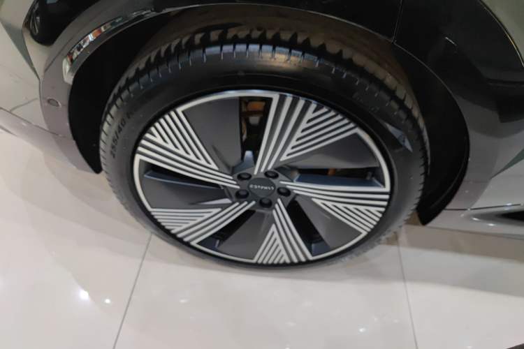 Used Lynk & Co 08 EM-P 2023 220 km Limited-Time Edition
