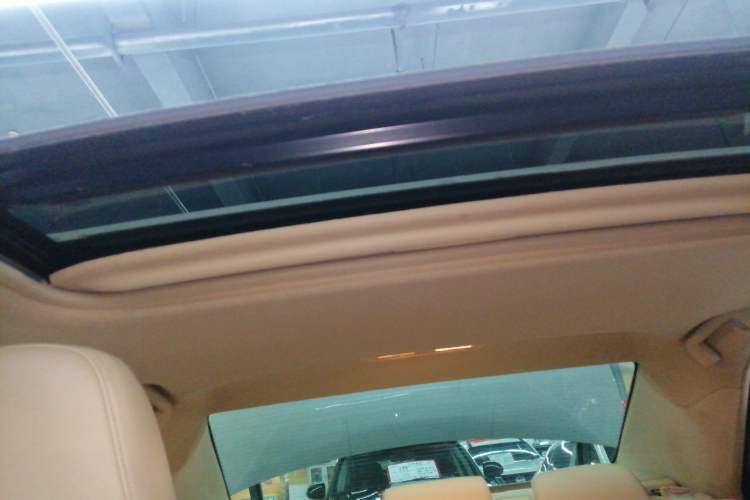 Used Toyota Camry 2015 Dual-Engine 2.5 HG Luxury Navigation Edition Headliner