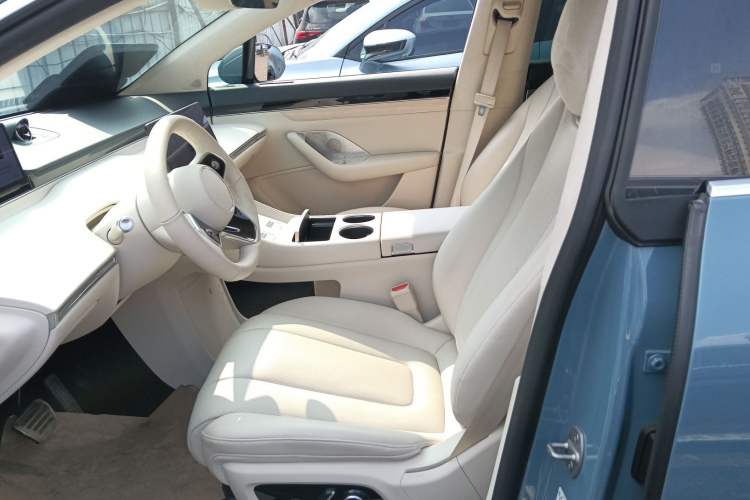 Used Hima Luxeed R7 2024 All-Electric 736 km Ultra Left Front Seat