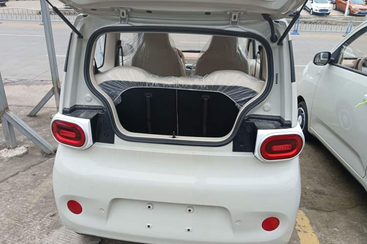 Used Wuling Hongguang MINIEV 2024 3rd Generation 215km Youth Edition Trunk