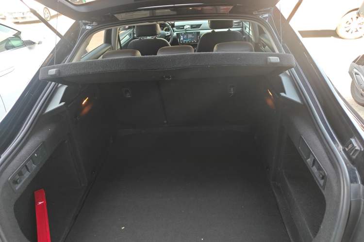 Used Skoda Superb 2018 TSI280 DSG Standard Edition China V Emission Standard Trunk