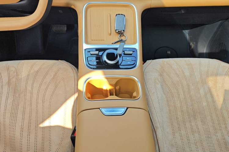 Used Geely Galaxy Galaxy Xingjian 7 EM-i 2025 120km Exploration+ Version
