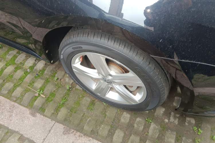 Used Volkswagen Lavida 2017 1.6L Manual Fashion Edition Right Front Wheel Hub