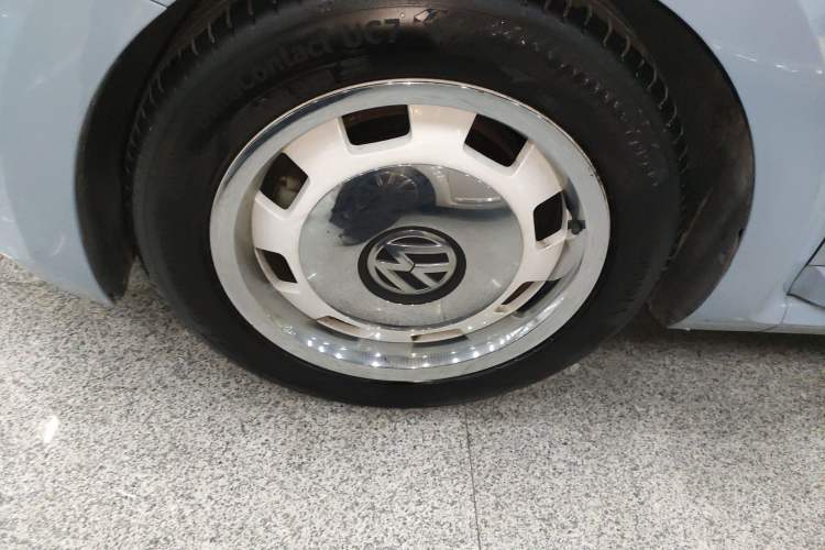 Used Volkswagen Beetle 2014 1.2TSI Comfort Model Left Front Wheel Hub