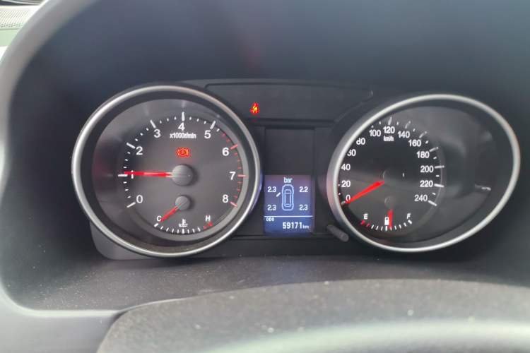 Used Haval H6 2014 Upgraded Model 1.5T Manual Two-Wheel Drive Elite Version
