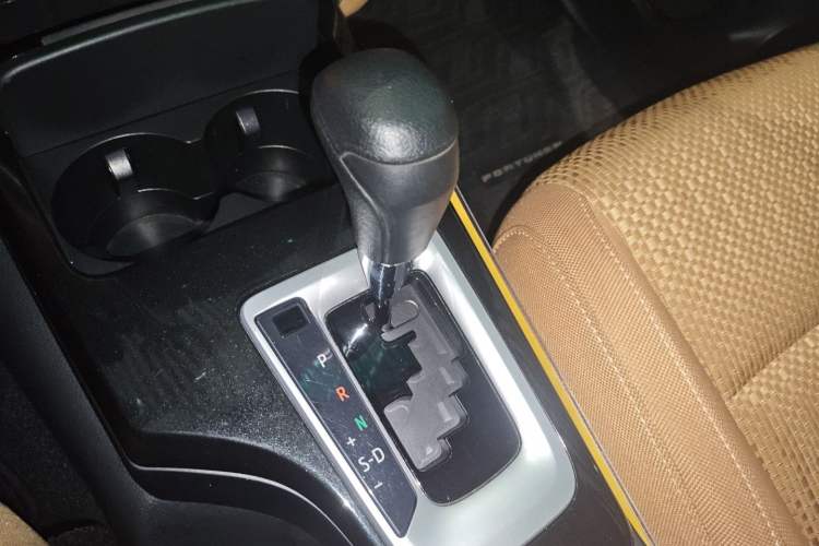 Used Toyota Fortuner 2016 2.7L Middle East Version Gear Lever