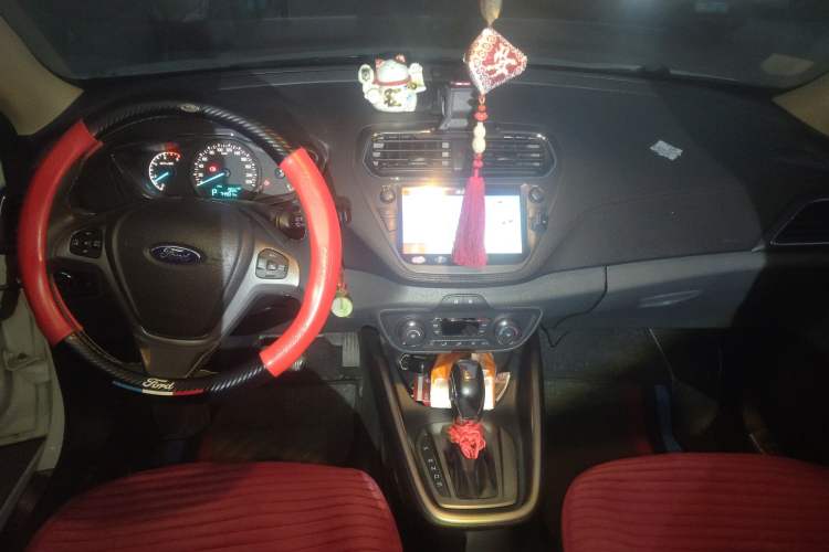 Used Ford Escort 2015 1.5L Automatic Fashion Model
