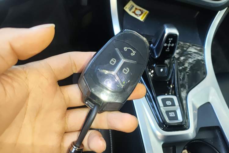 Used Lynk & Co 01 2020 2.0T Two-Wheel Drive Pure Pro Version China VI Standard