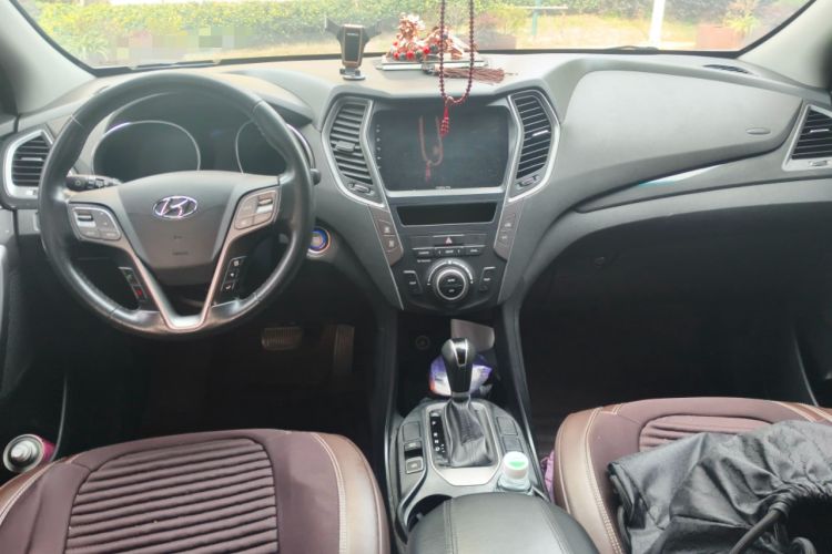 Used Hyundai Santa Fe 2015 2.4L Automatic Two-Wheel Drive Smart Version 5 Seats
