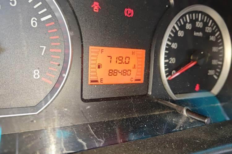 Used FORTHING Lingzhi 2015 M3 1.6L 7-Seater Luxury Model
