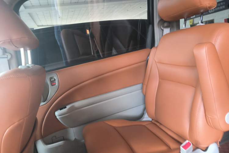 Used Honda Elysion 2012 2.4L VTi Luxury Edition
