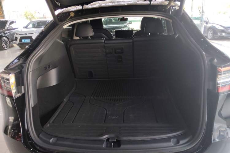 Used Tesla Model Y 2021 Standard Range Rear-Wheel Drive Version Trunk
