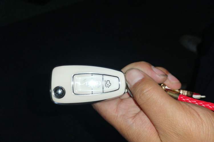 Used Ford Focus 2017 Hatchback EcoBoost 125 Automatic - Ultra-Powerful Style Edition with Smart Drive Features Vehicle Key