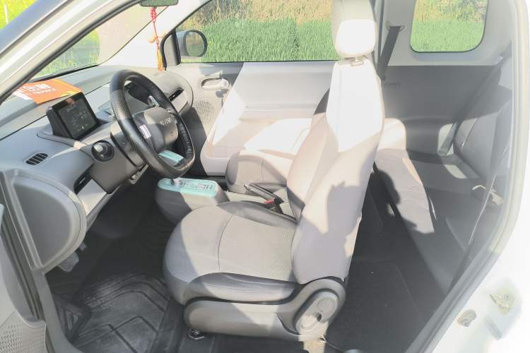 Used CHANGAN NEVO Lumin 2022 155 km – Refreshingly Sweet Edition Left Front Seat