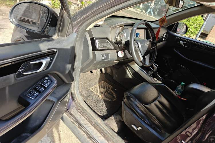 Used Zotye Domy X5 2017 Upgraded Model 1.5T CVT Governor Edition Driver Seat