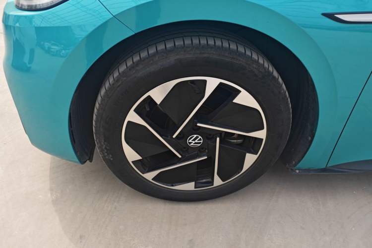 Used Volkswagen ID.3 2021 Pro Smart Edition Left Front Wheel Hub