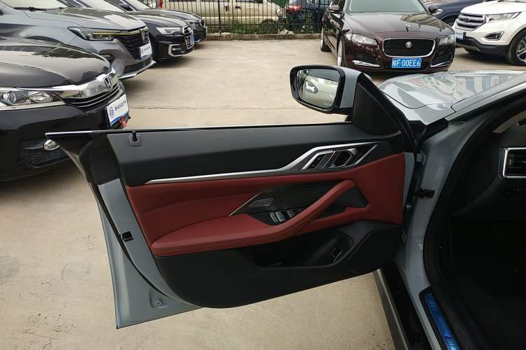 Used BMW i4 2023 eDrive35
