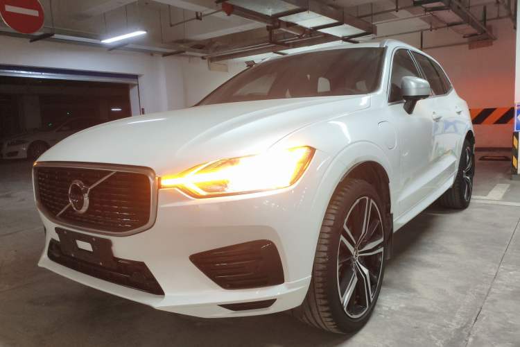 Used Volvo XC60 New Energy 2019 T8 E-Drive Hybrid Intelligent Luxury Sport Edition China V Standard