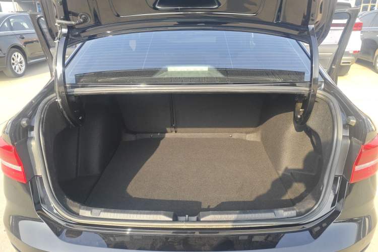 Used Volkswagen Lavida 2019 280TSI DSG Comfort Edition China VI standard Trunk