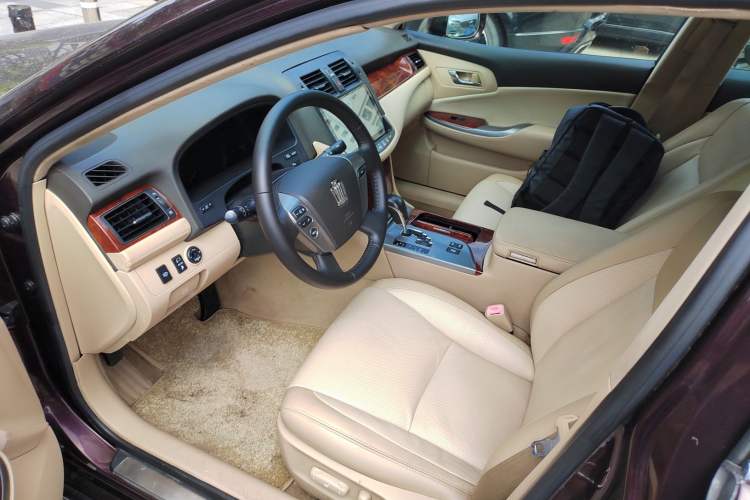 Used Toyota Crown 2012 2.5L Royal Leather Edition
