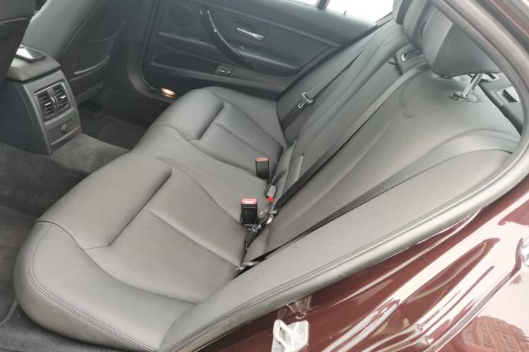 Used BMW 3 Series 2016 320Li Ambition Model
