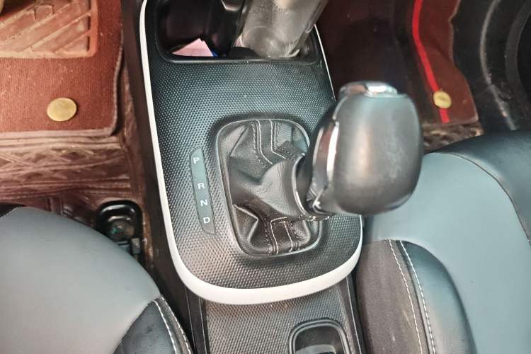 Used Roewe Clever 2022 311km QiQi BoBo Edition Gear Lever