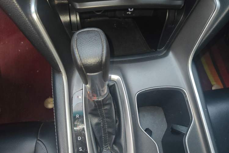 Used Honda Accord 2018 230TURBO Comfort Edition China VI Emission Standard Gear Lever