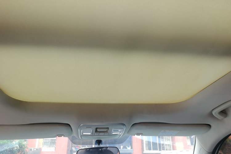 Used Geely Auto Emgrand X7 Sport 2018 1.8TD Automatic Two-Wheel Drive Zhiya Model Headliner