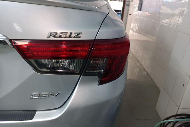 Used Toyota Reiz 2013 2.5V Shangrui Edition Exterior 3