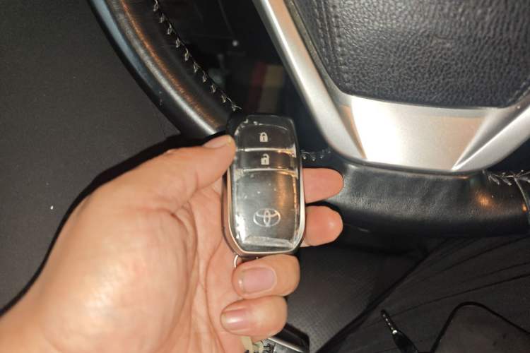 Used Toyota Highlander 2018 2.0T Four-Wheel Drive Luxury Edition 7 Seats China V Emission Standard