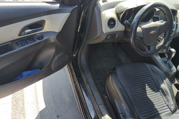 Used Chevrolet Cruze 2015 1.5L Classic SE AT
