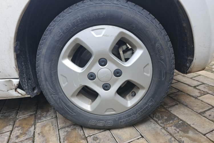 Used Roewe Clever 2021 302km All-Round Version Right Front Wheel Hub