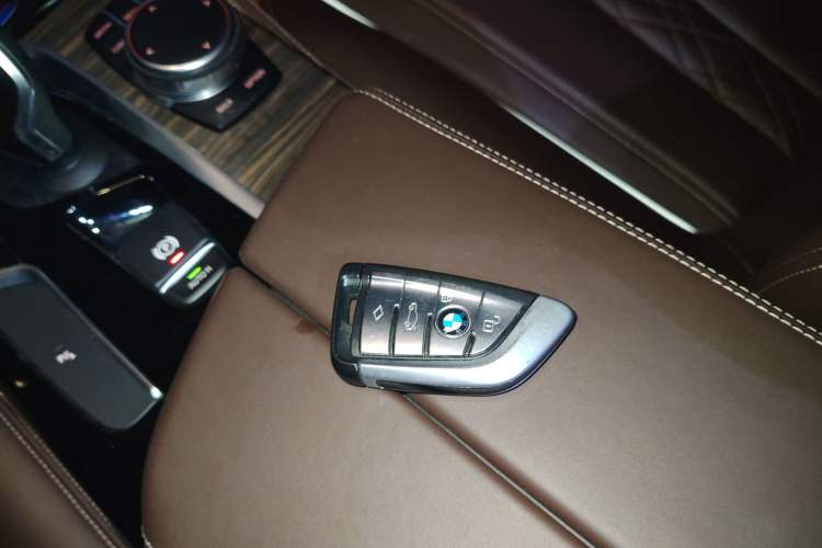 Used BMW 5 Series 2018 530Li Leading Edition Luxury Package
