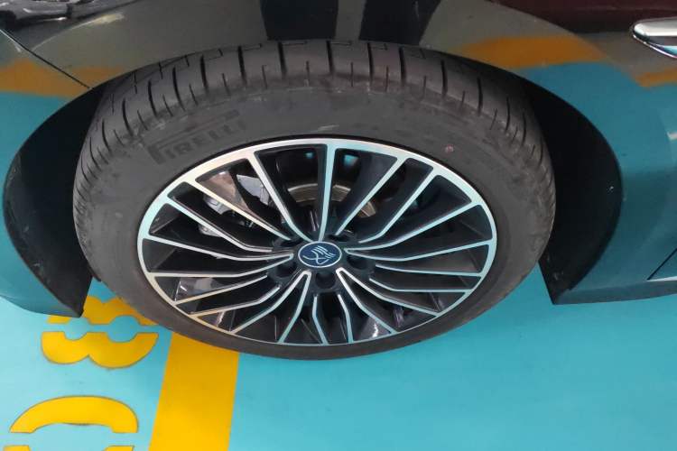 Used BYD Han 2025 DM-i Intelligent Driving Edition 125KM LiDAR Flagship Model
