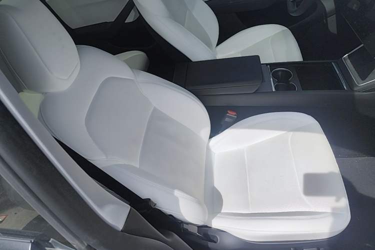Used Tesla Model Y 2025 Rear-Wheel-Drive Version