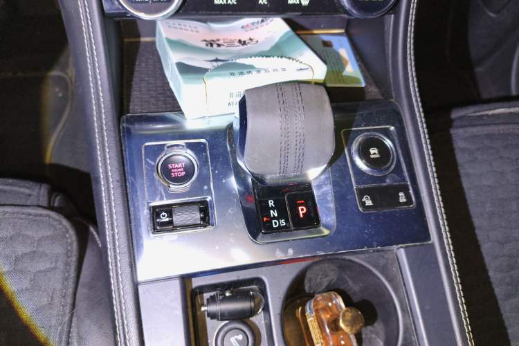 Used Jaguar F-PACE 2021 250 PS R-Dynamic SE
