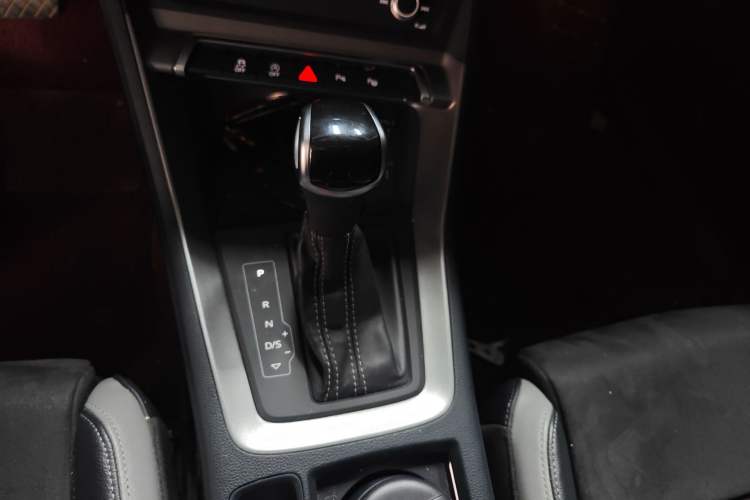 Used Audi Q3 2022 35 TFSI Fashion Dynamic Model Gear Lever