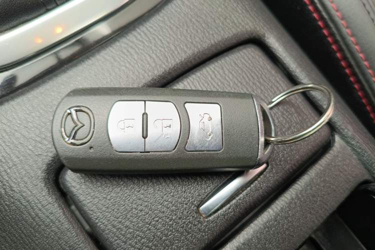 Used Mazda Atenza 2015 2.0L Blue Sky Luxury Edition