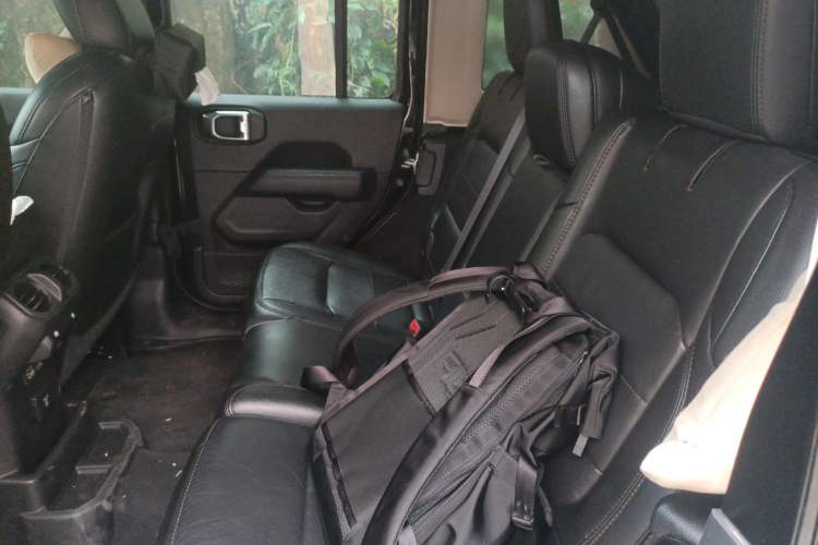 Used Jeep Wrangler 2022 2.0T High Altitude Four-Door Edition Left Rear Seat