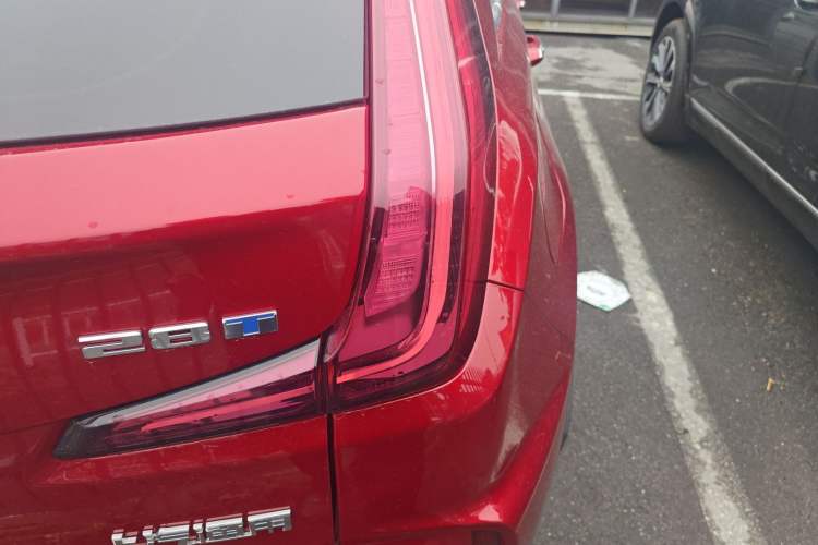 Used Cadillac XT4 2024 28T Two-Wheel-Drive Luxury Version