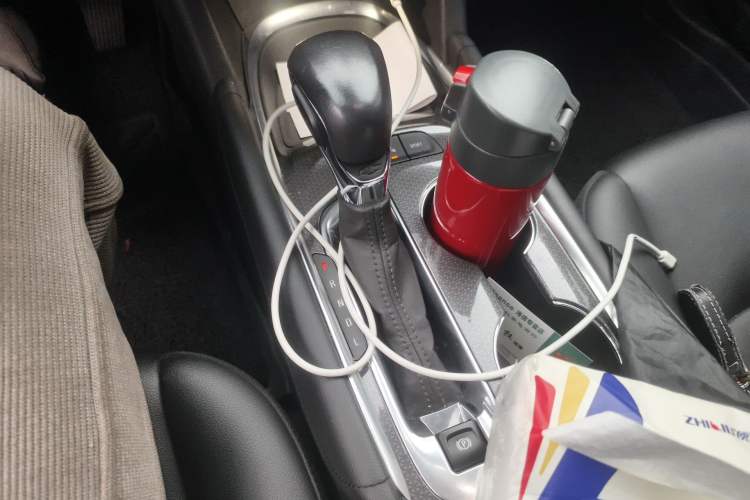 Used Chevrolet Malibu XL 2021 535T Automatic Sport Edition Gear Lever